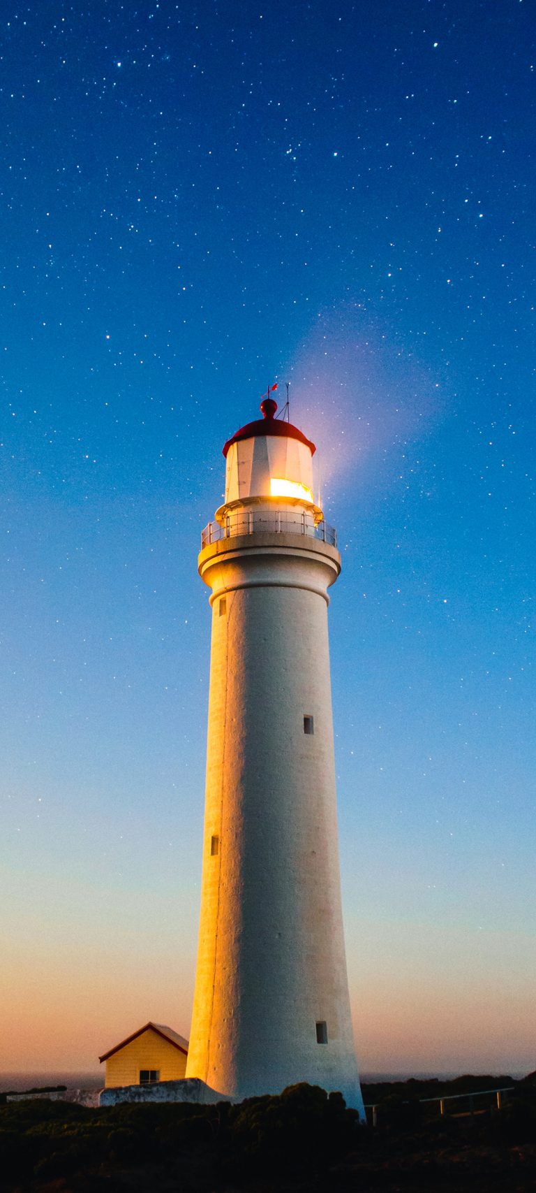 夜晚 灯塔 星空风景手机壁纸