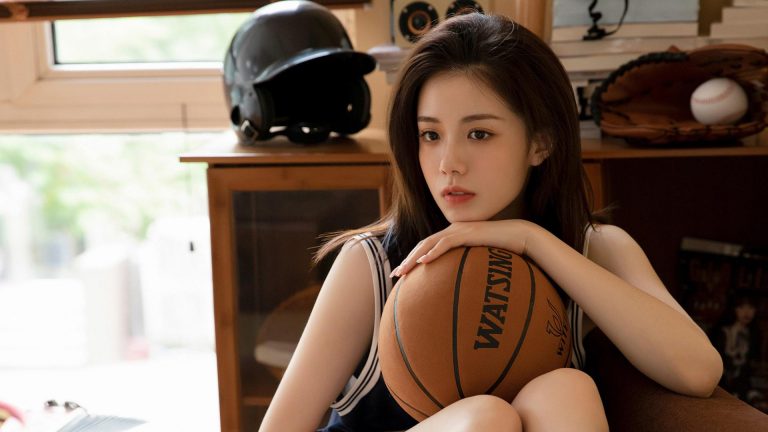 可爱美女居家写真壁纸