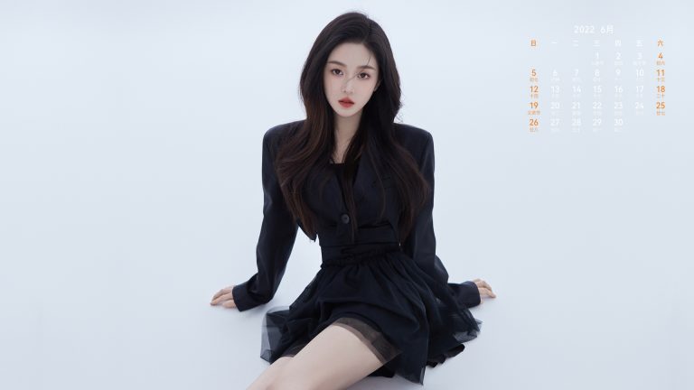 性感职业装美女2022年6月日历桌面壁纸
